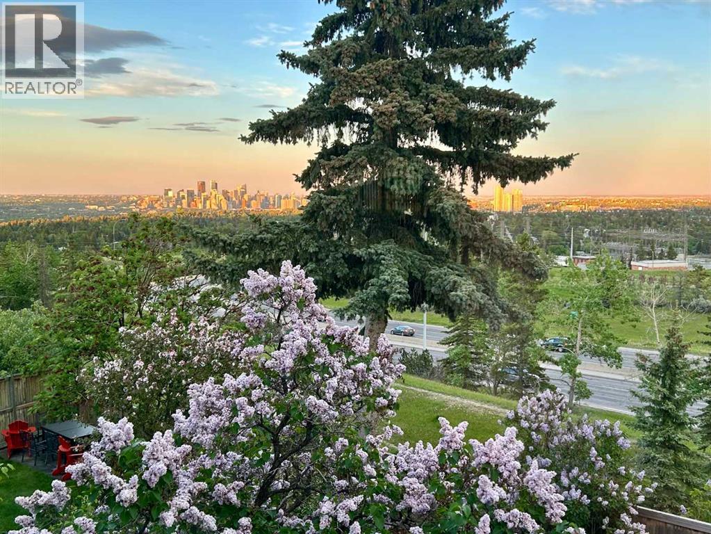 Single Family House for Sale in  Coach Gate Way SW Coach Hill Calgary 