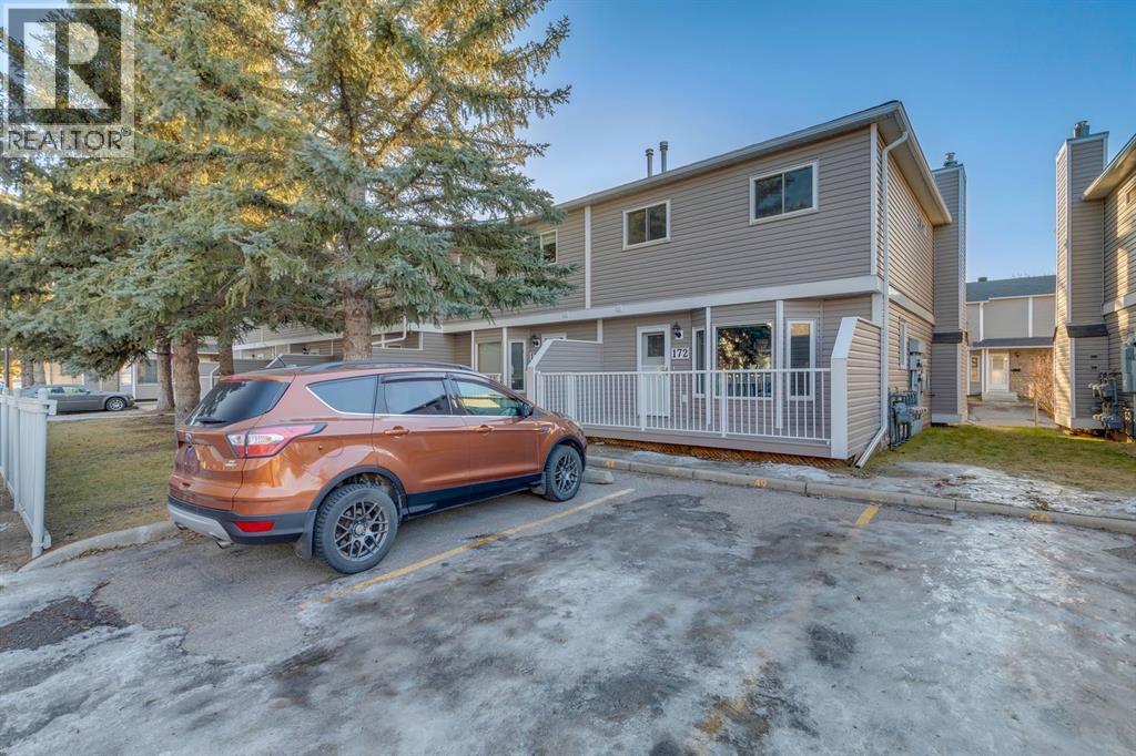 Single Family House for Sale in  Riverglen Park SE Riverbend Calgary 