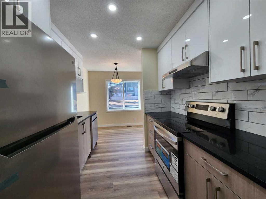 Single Family House for Sale in    Street NE Thorncliffe Calgary 