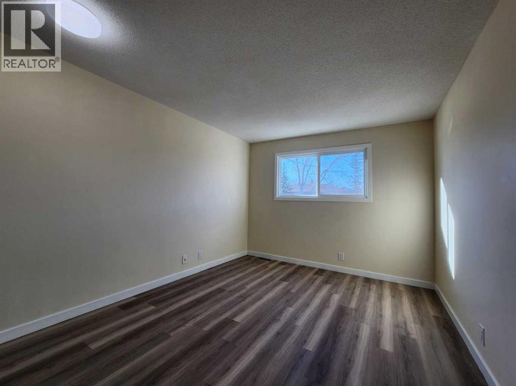 Single Family House for Sale in    Street NE Thorncliffe Calgary 