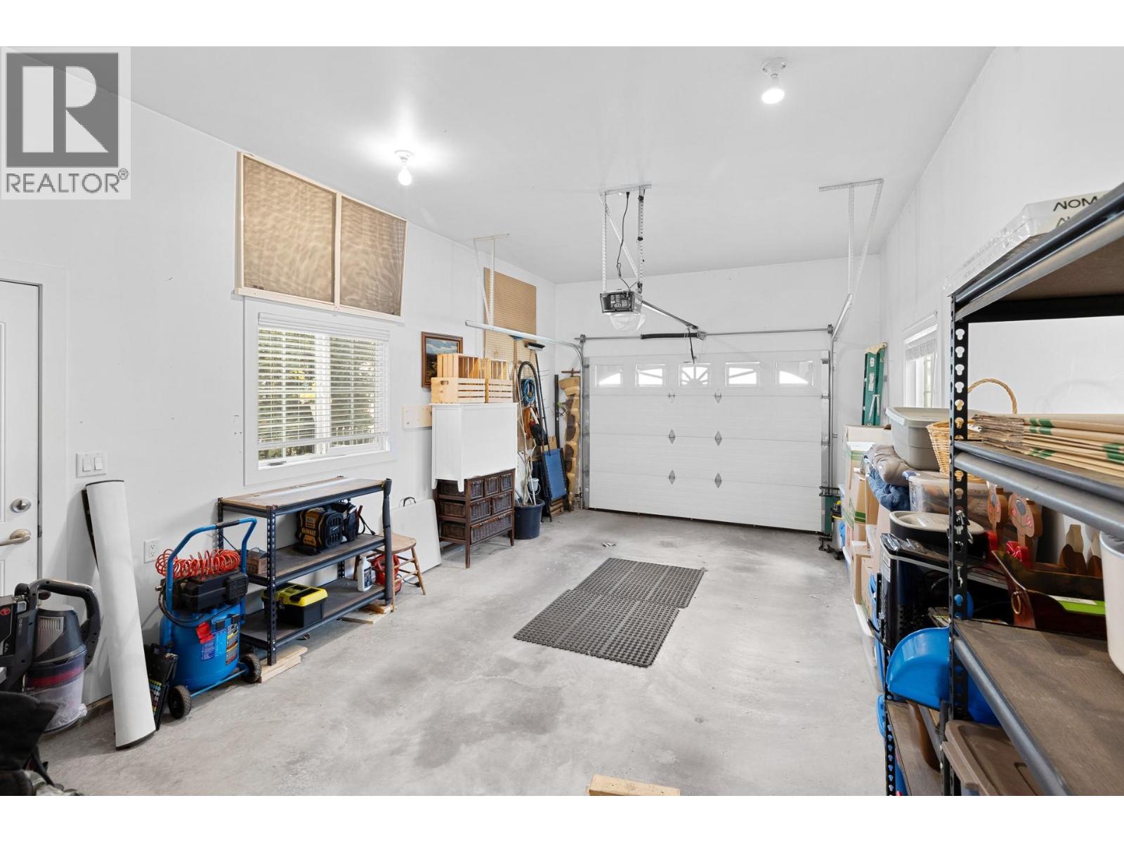  2092 Clover Drive, West Kelowna