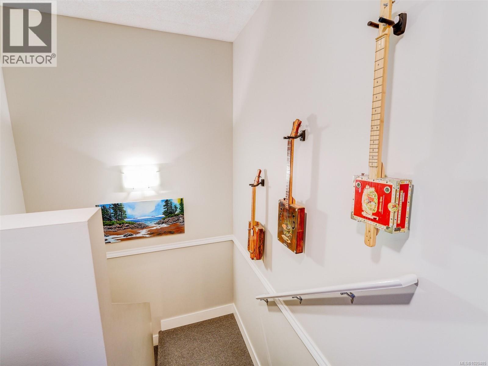 Single Family House for Sale in   West Saanich Rd Saanich 