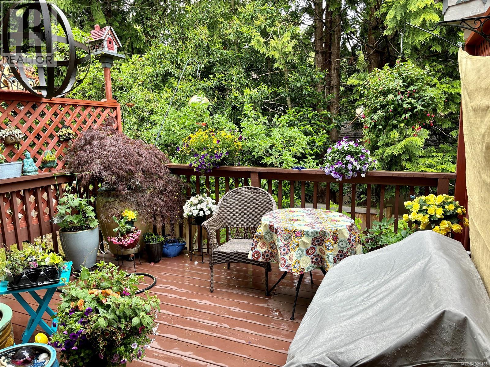 19 4560 West Saanich Rd, Saanich, British Columbia