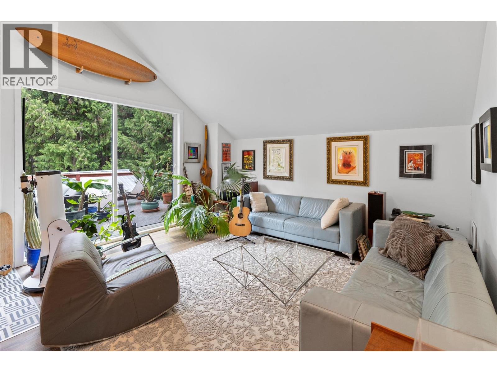 4037 Santa Road, Scotch Creek