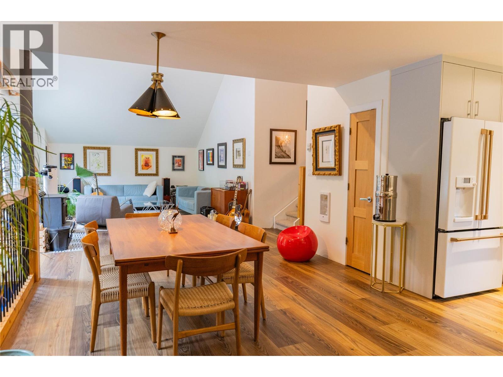 4037 Santa Road, Scotch Creek