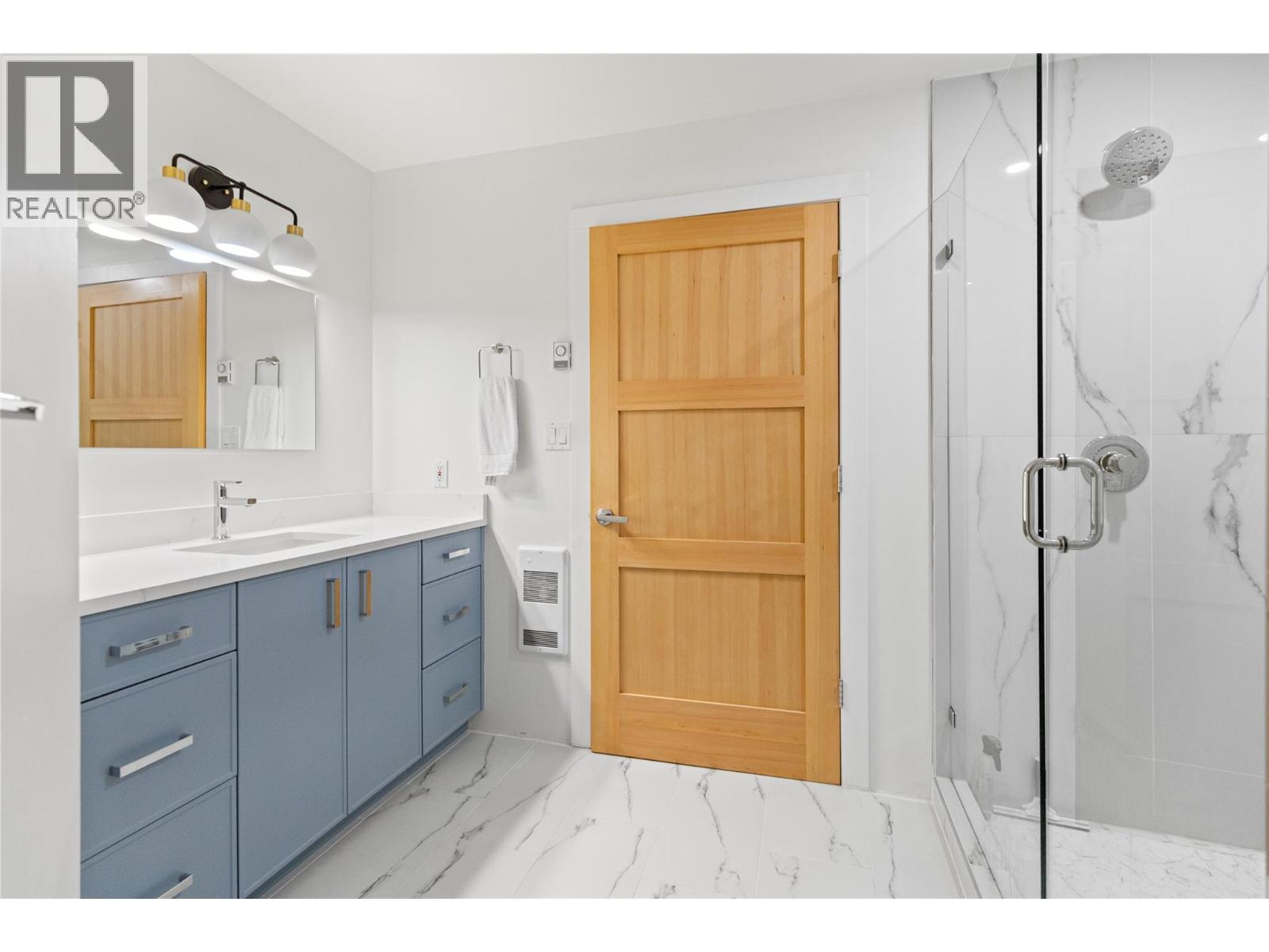 4037 Santa Road, Scotch Creek