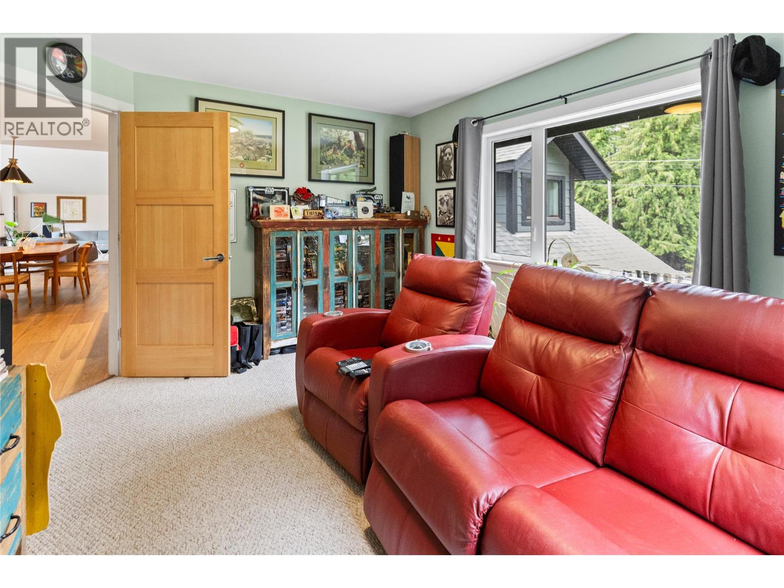 4037 Santa Road, Scotch Creek