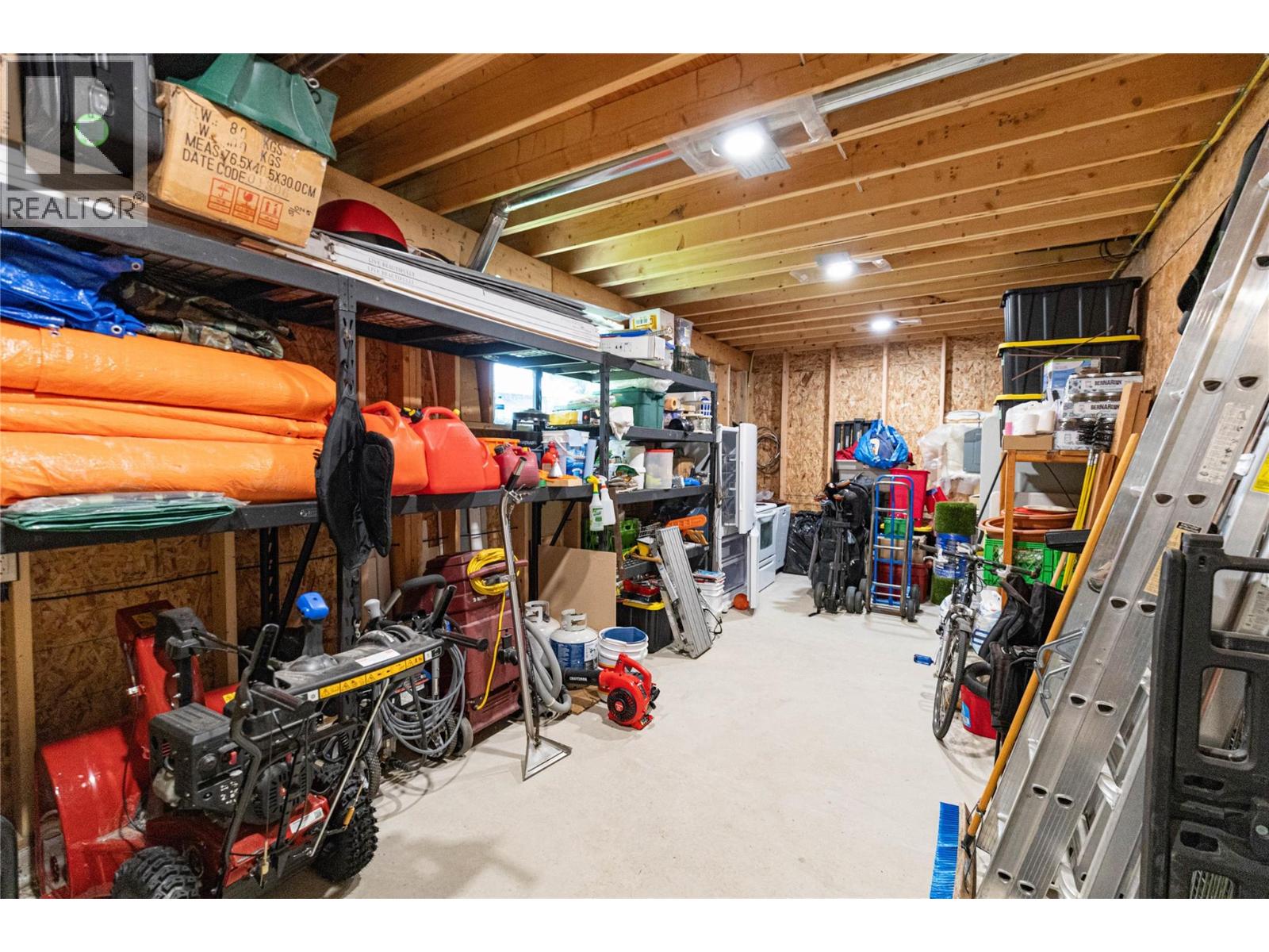 4037 Santa Road, Scotch Creek