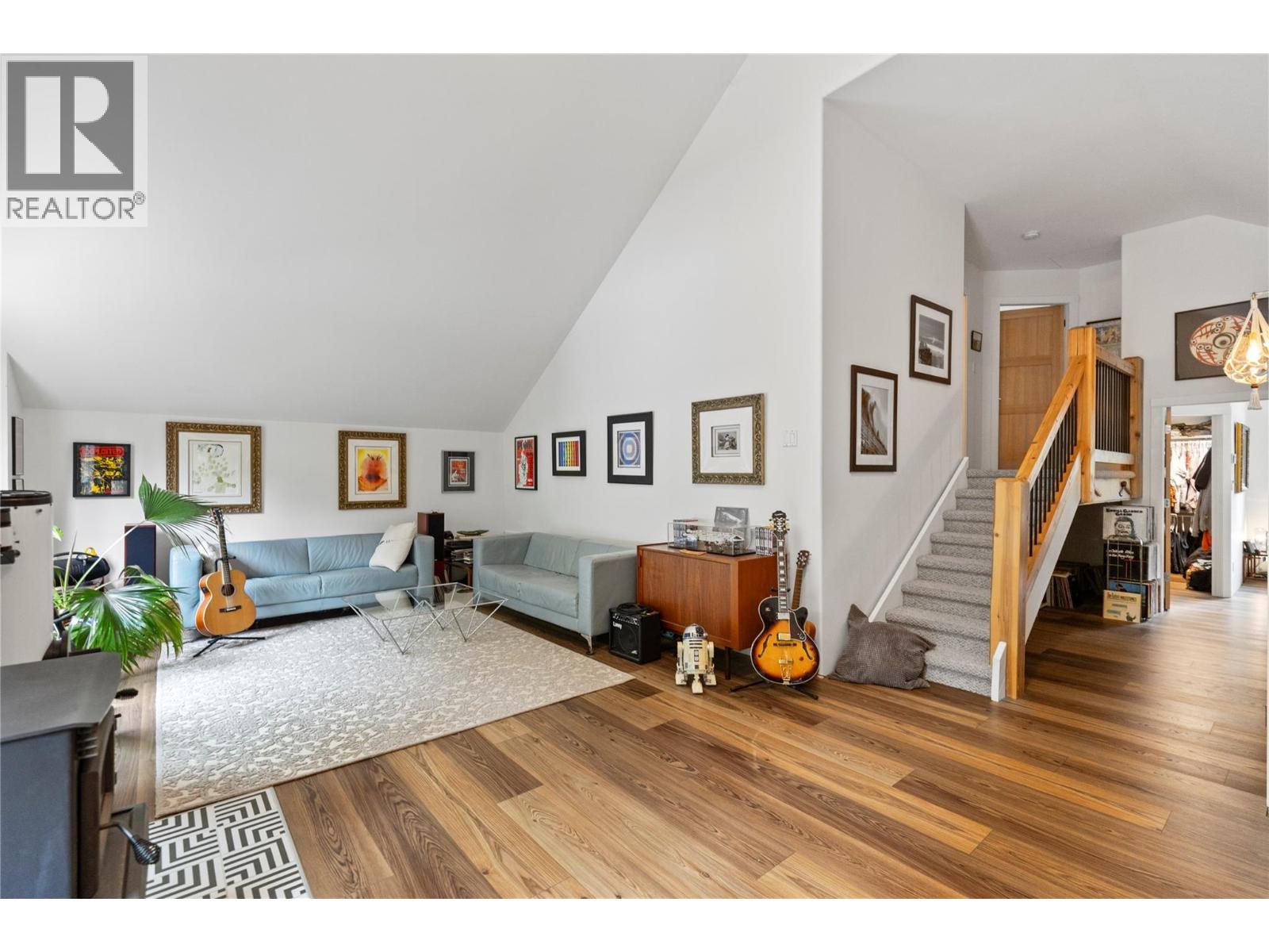 4037 Santa Road, Scotch Creek