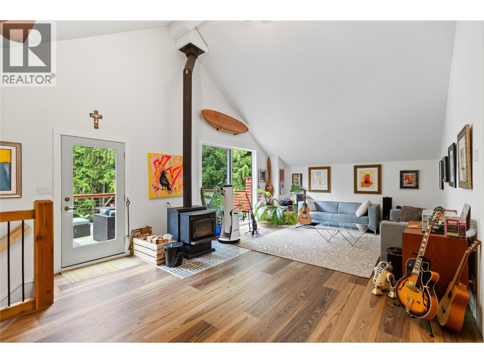 4037 Santa Road, Scotch Creek