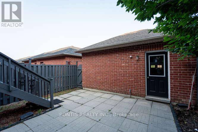 3452 EGLINTON AVENUE W - 32