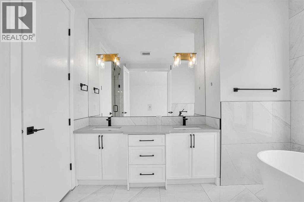 Single Family House for Sale in   Street SW Killarney/Glengarry Calgary 