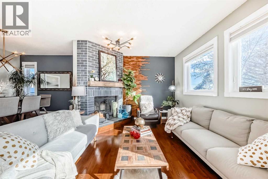 Single Family House Bi-level for Sale in  Macewan Glen Road NW MacEwan Glen Calgary 