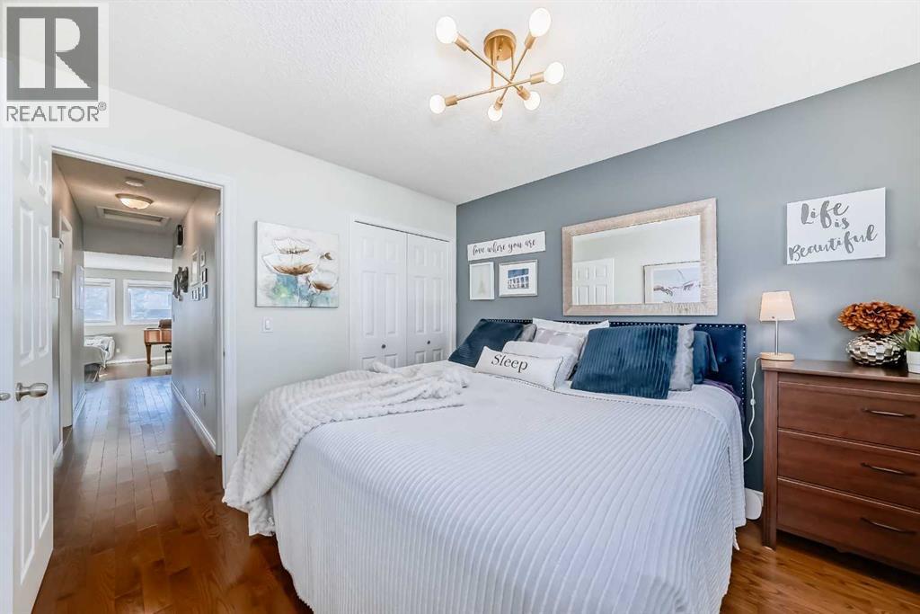 Single Family House Bi-level for Sale in  Macewan Glen Road NW MacEwan Glen Calgary 