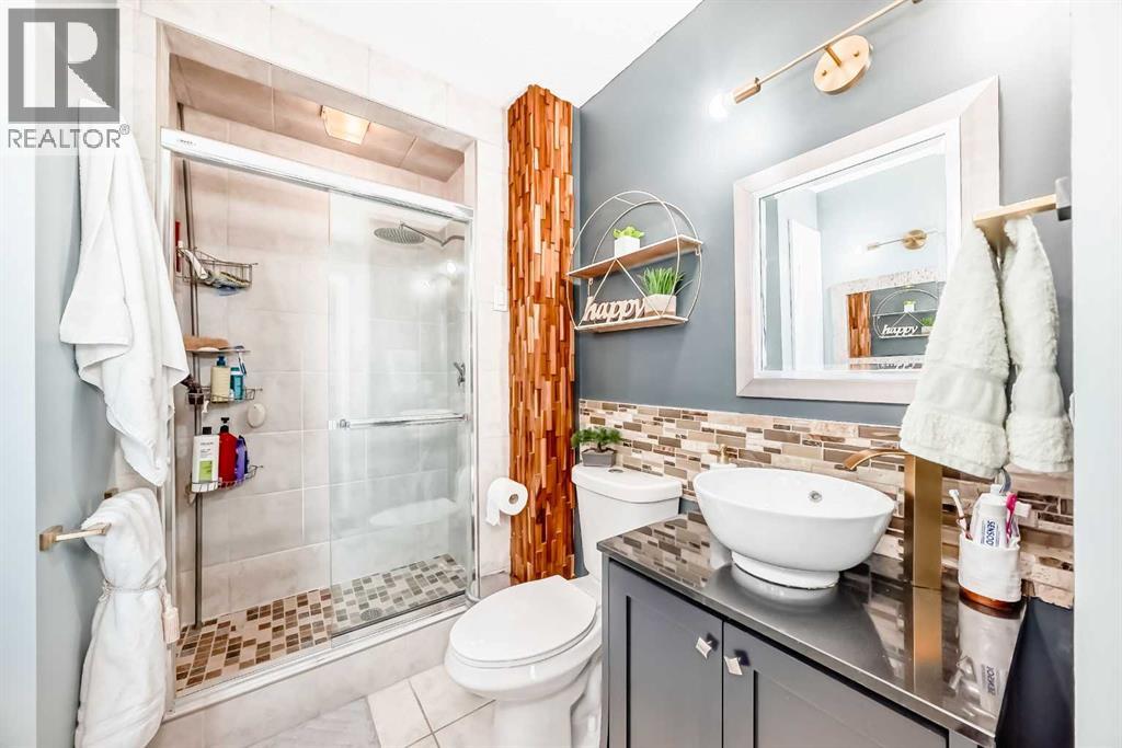 Single Family House Bi-level for Sale in  Macewan Glen Road NW MacEwan Glen Calgary 