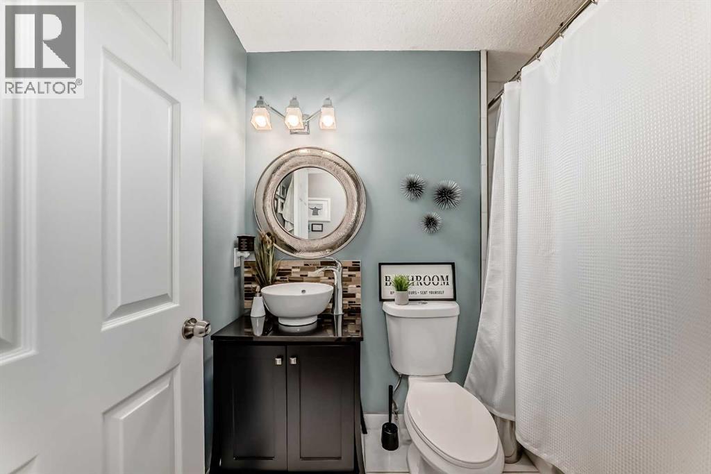 Single Family House Bi-level for Sale in  Macewan Glen Road NW MacEwan Glen Calgary 