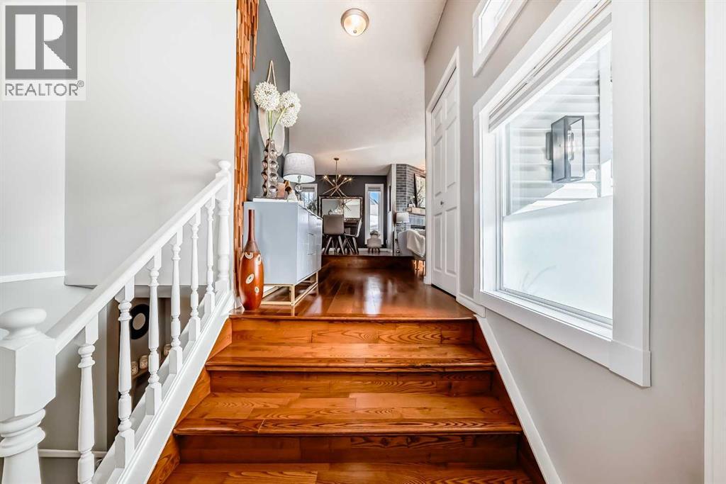 Single Family House Bi-level for Sale in  Macewan Glen Road NW MacEwan Glen Calgary 