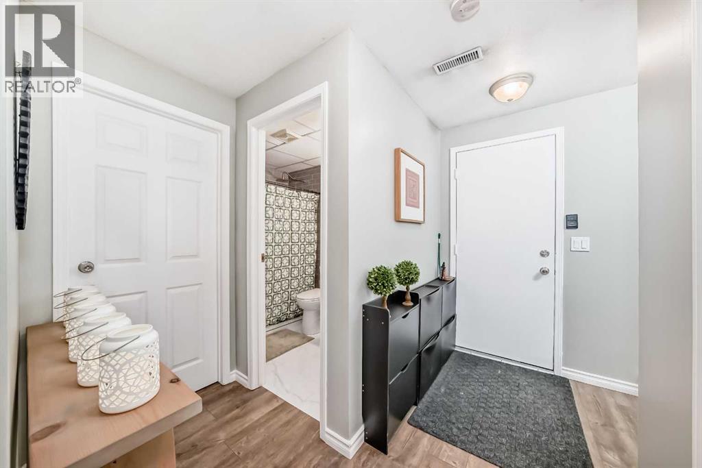 Single Family House Bi-level for Sale in  Macewan Glen Road NW MacEwan Glen Calgary 