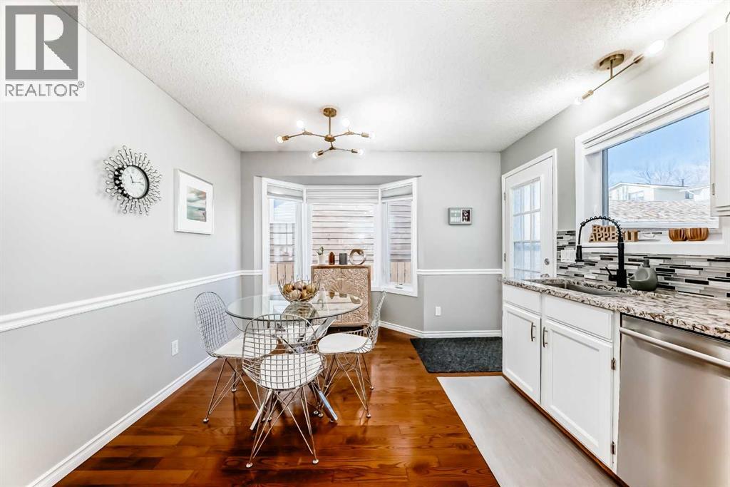 Single Family House Bi-level for Sale in  Macewan Glen Road NW MacEwan Glen Calgary 