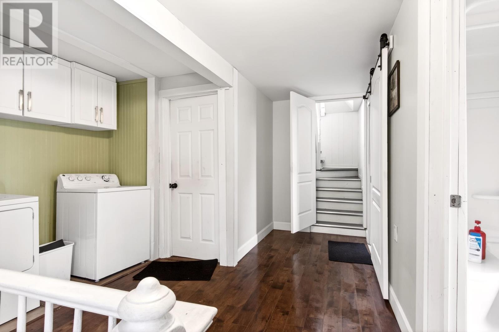 325 Notre Dame Street - 13