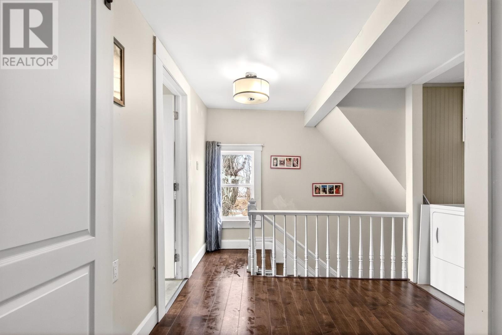 325 Notre Dame Street - 23