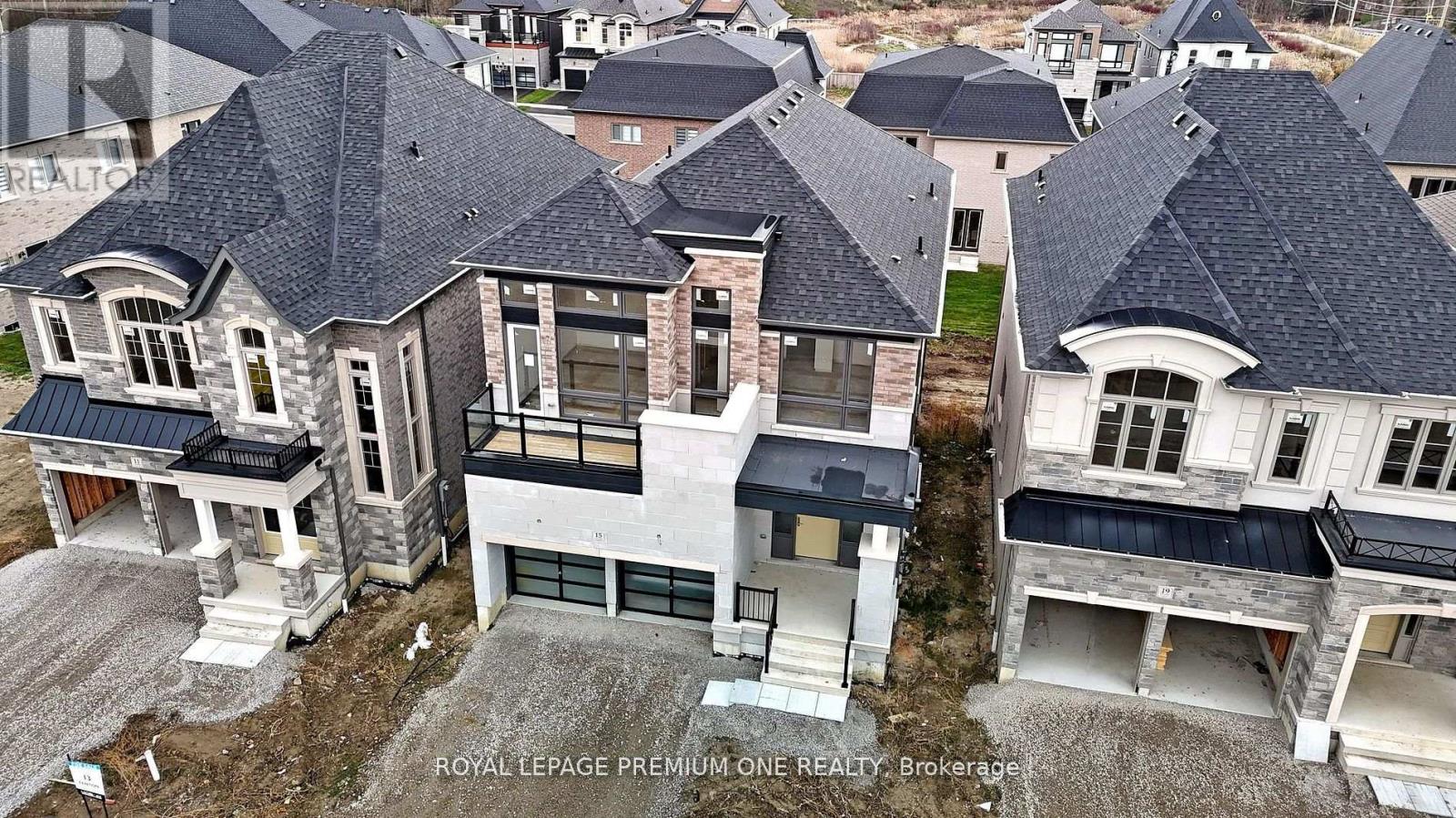 15 ANTONIETTA CRESCENT - 5