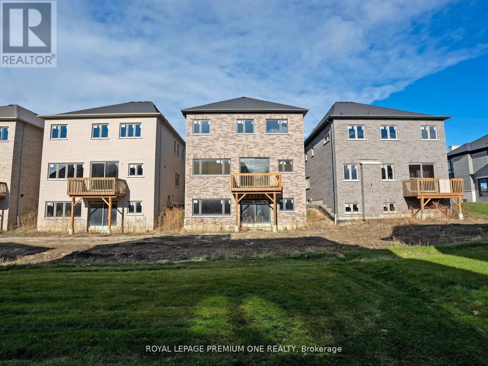 15 ANTONIETTA CRESCENT - 9