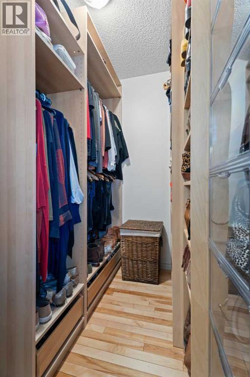 Single Family House Bi-level for Sale in  Prestwick Landing SE McKenzie Towne Calgary 