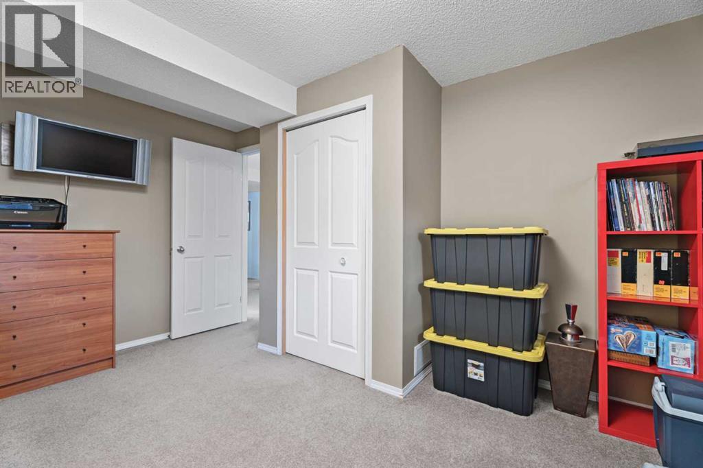 Single Family House Bi-level for Sale in  Prestwick Landing SE McKenzie Towne Calgary 