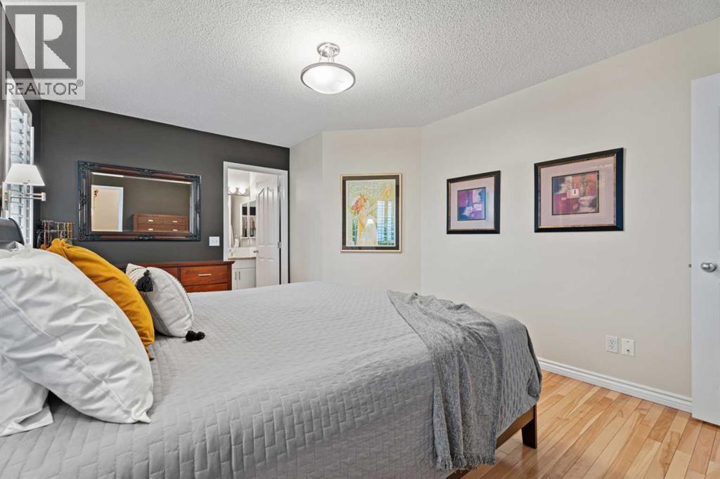 Single Family House Bi-level for Sale in  Prestwick Landing SE McKenzie Towne Calgary 