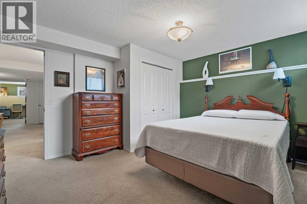 Single Family House Bi-level for Sale in  Prestwick Landing SE McKenzie Towne Calgary 