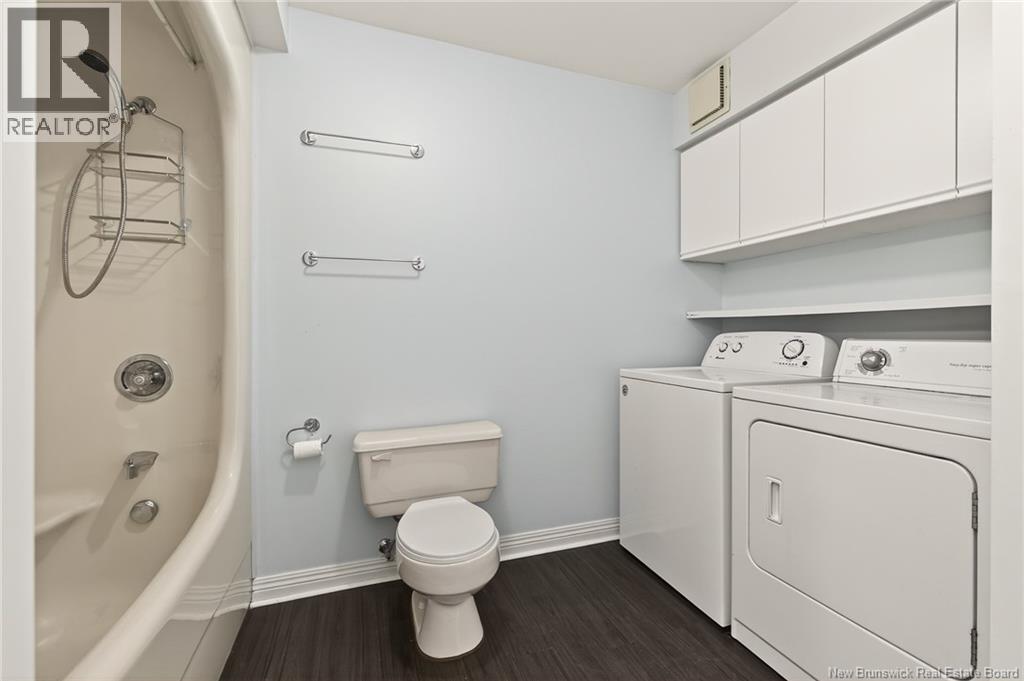 #18 84 Seaman Street - 11