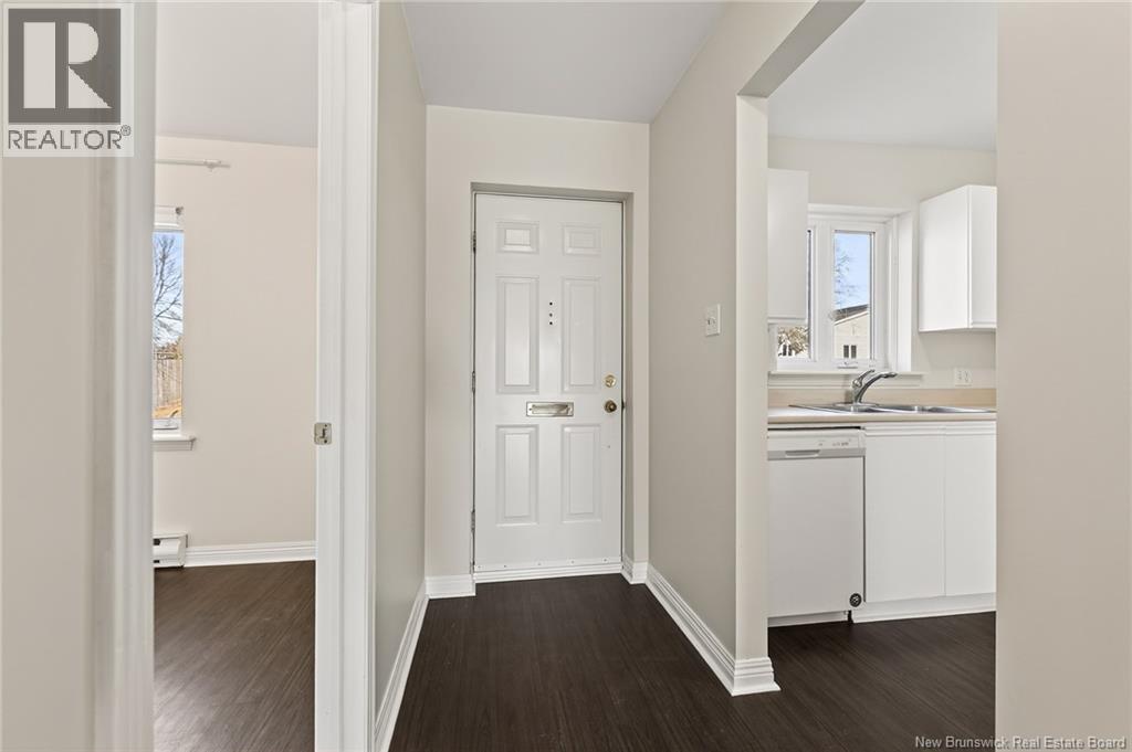 #18 84 Seaman Street - Image 2