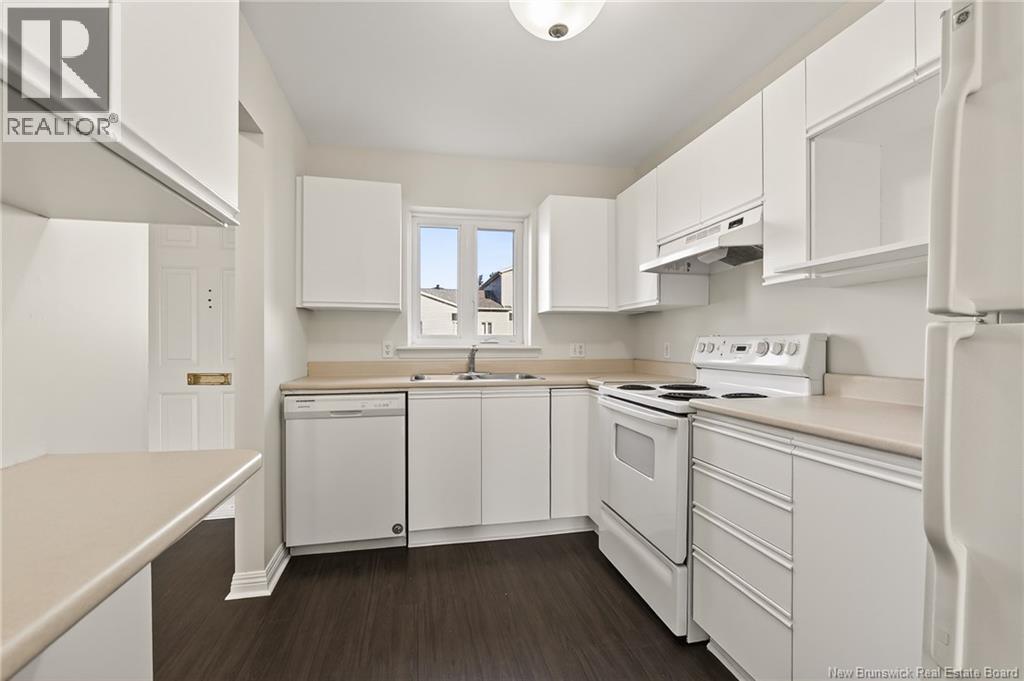 #18 84 Seaman Street - 6
