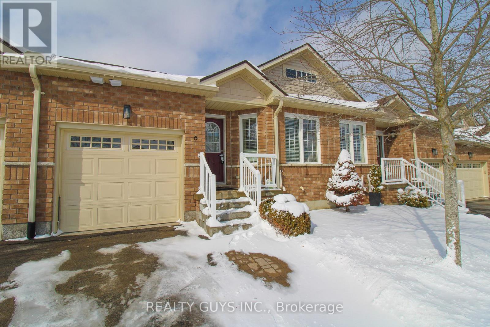 6 - 909 WENTWORTH STREET