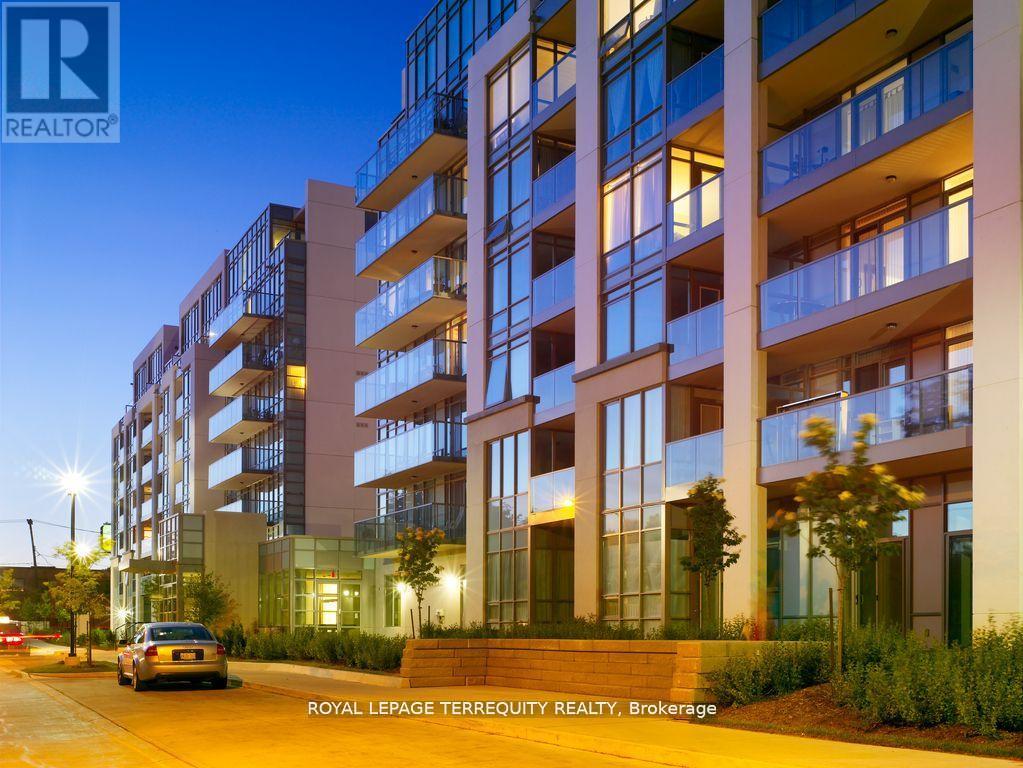 Listing photo of 107 - 3830 BATHURST STREET