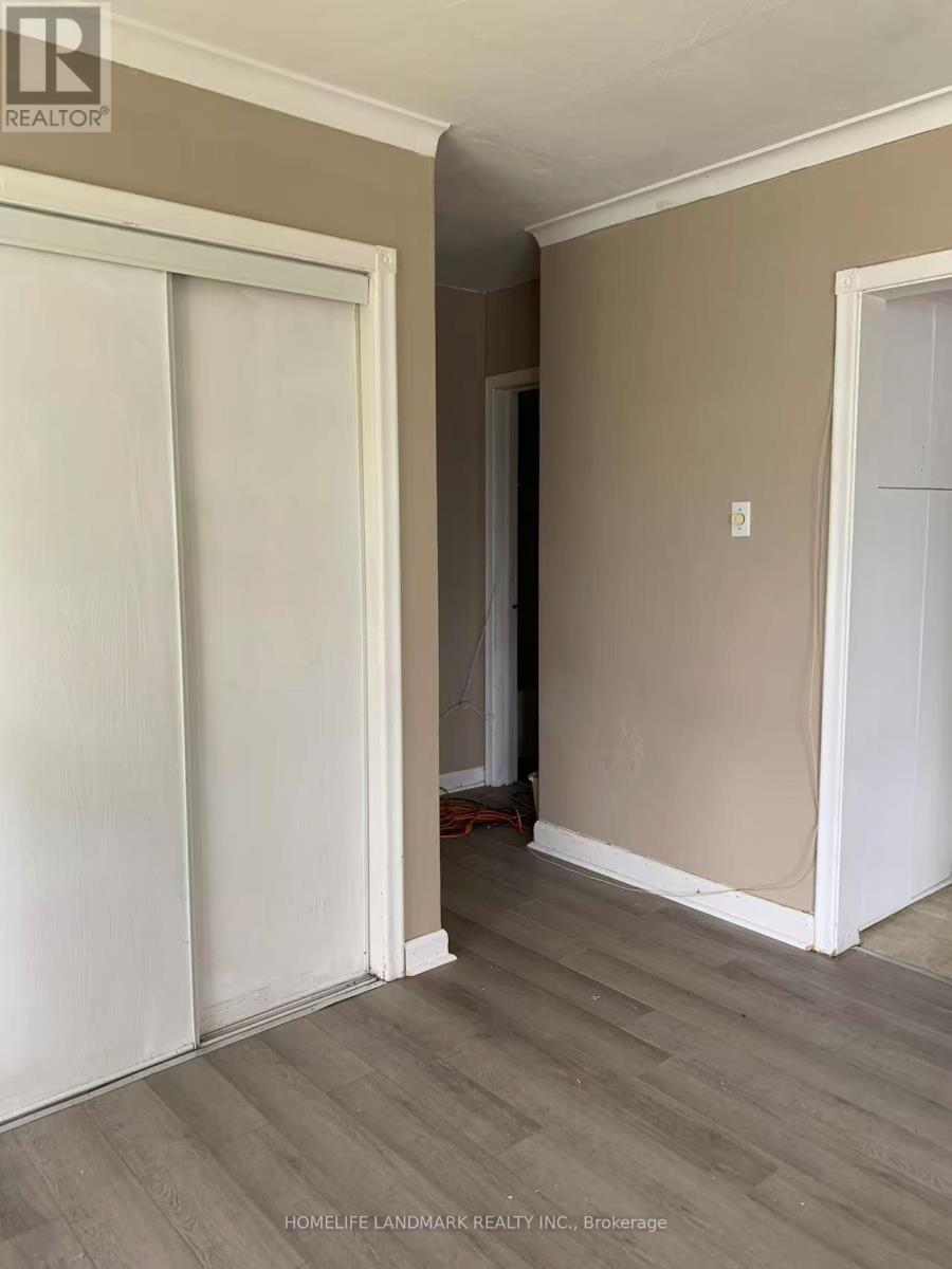 320 ELGIN STREET W - 12