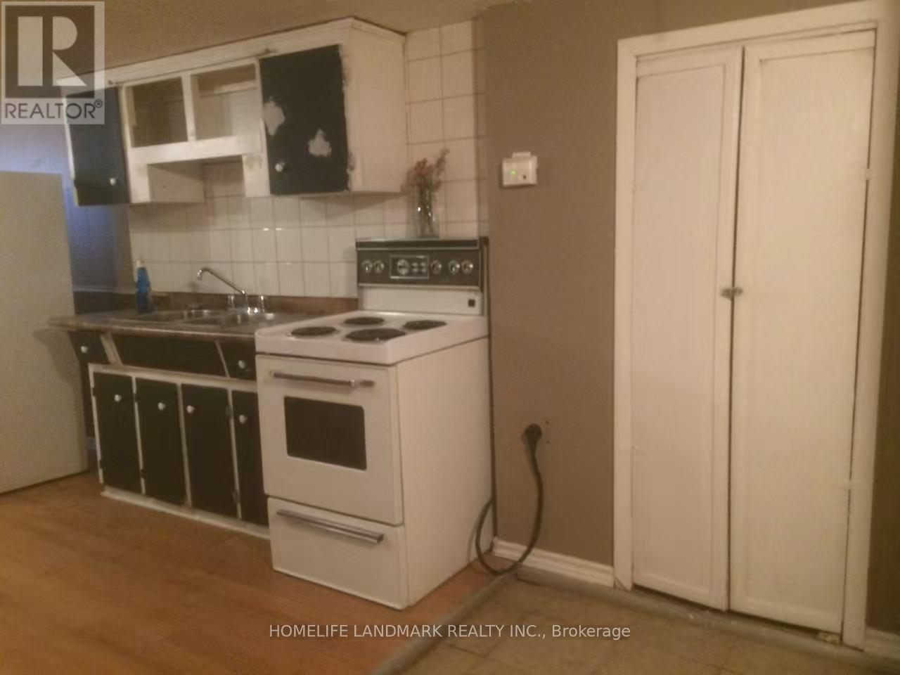 320 ELGIN STREET W - 26