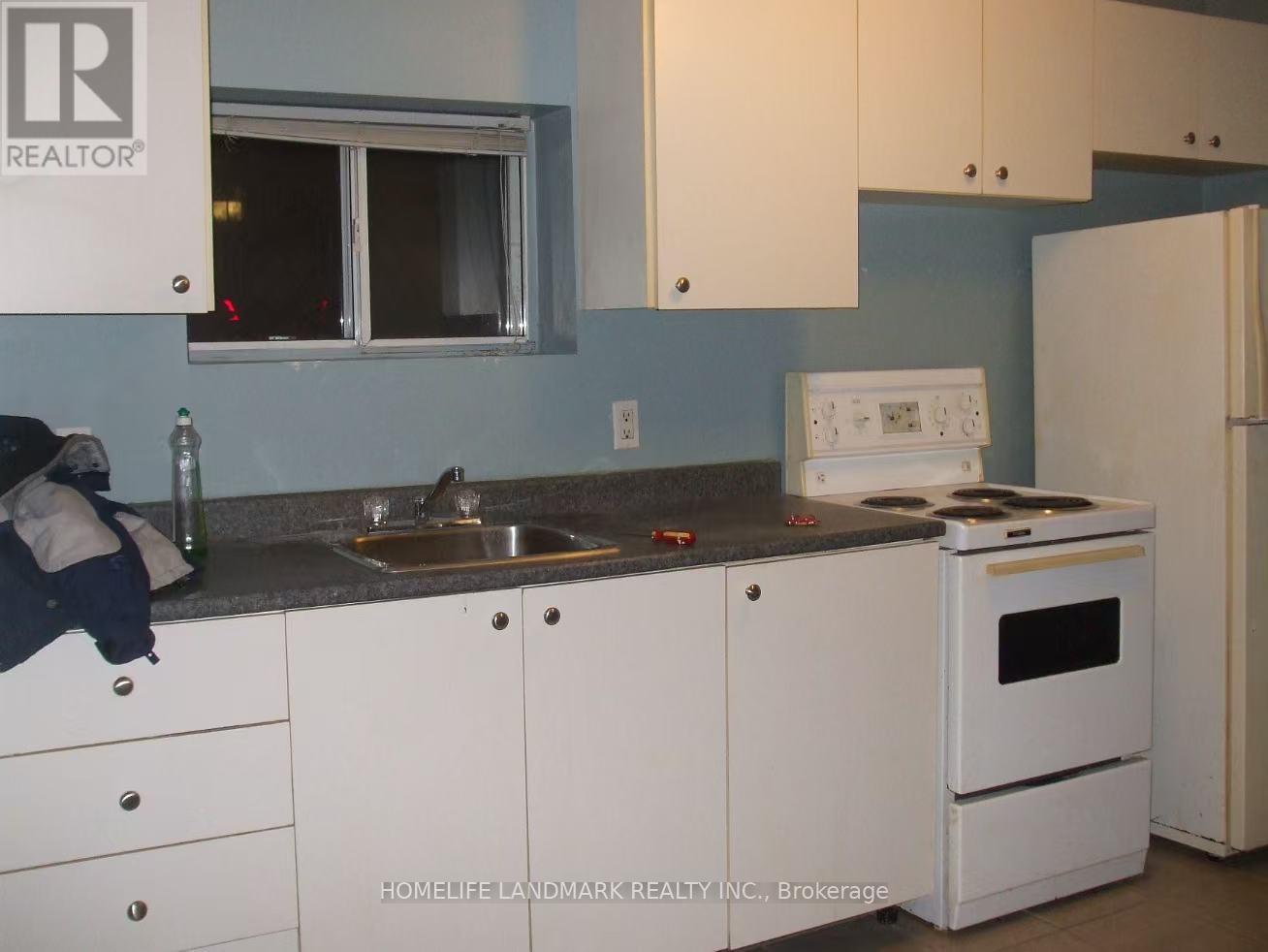 320 ELGIN STREET W - 32