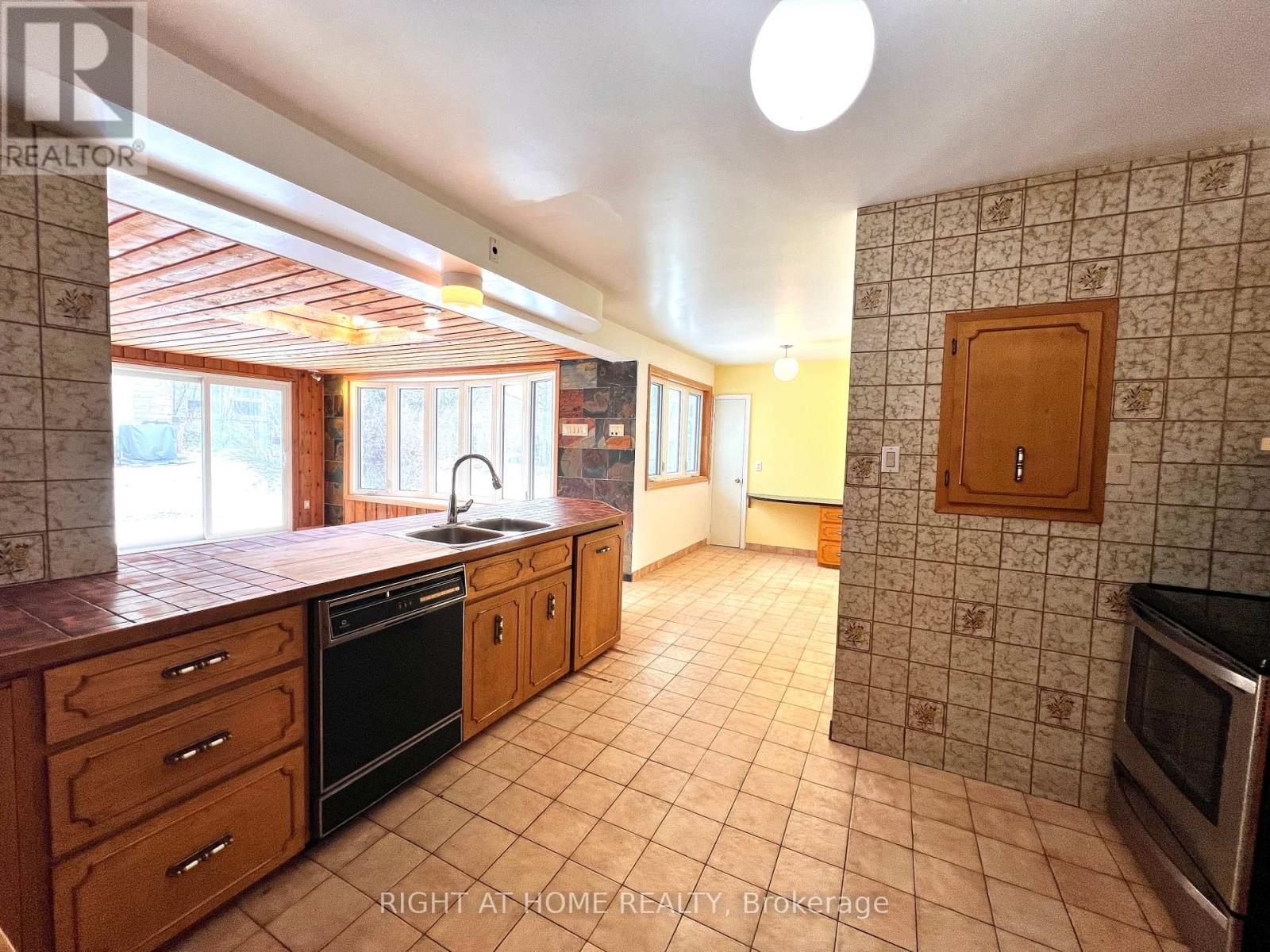 77 RIVERSIDE BOULEVARD - 14