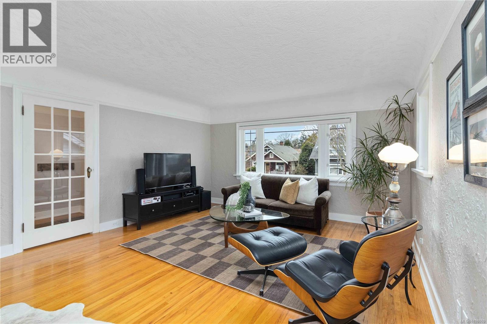  1571 Monterey Avenue, Oak Bay