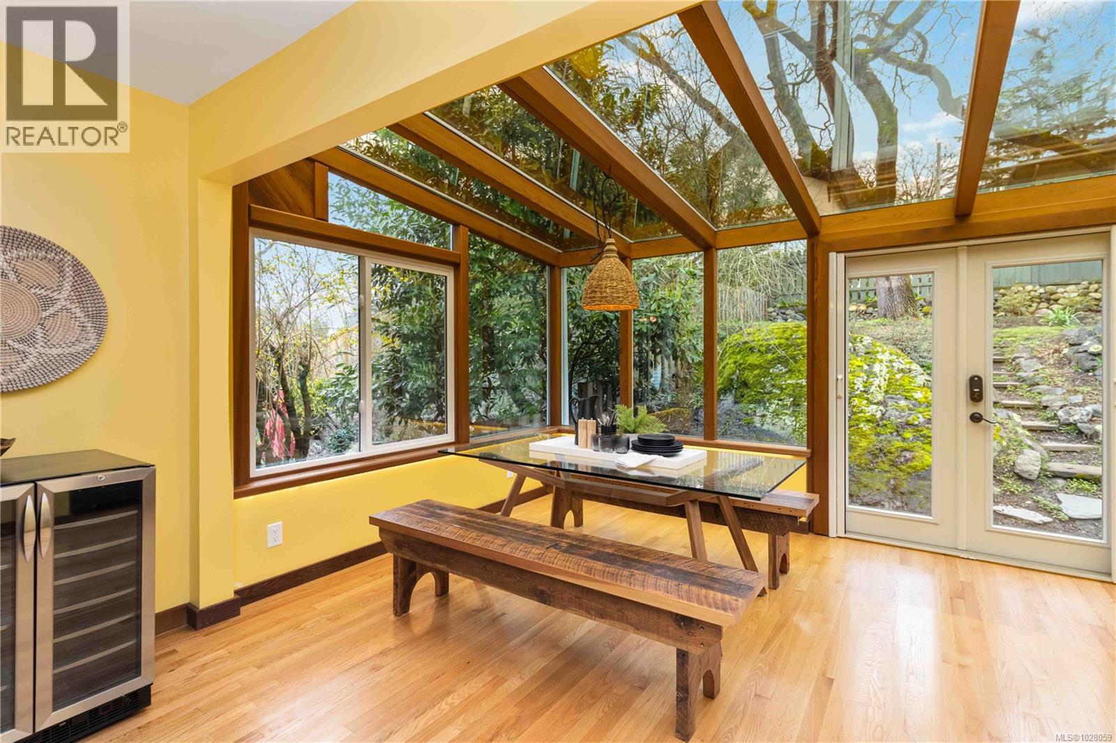  1571 Monterey Avenue, Oak Bay