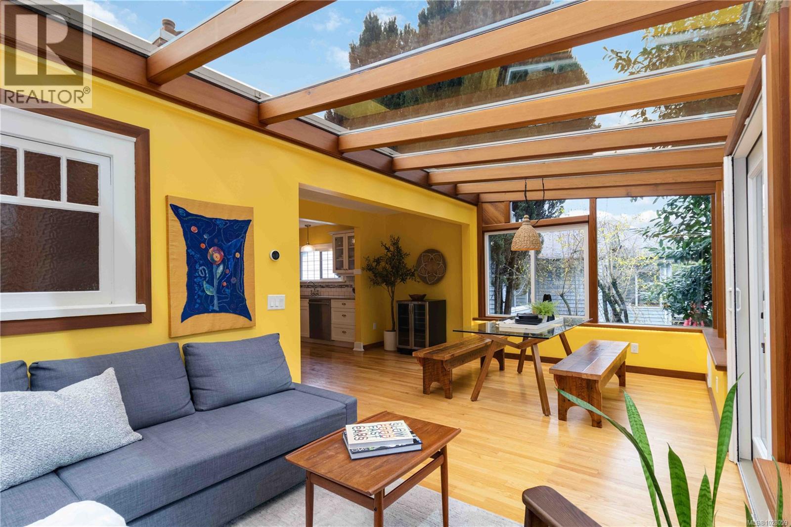  1571 Monterey Avenue, Oak Bay