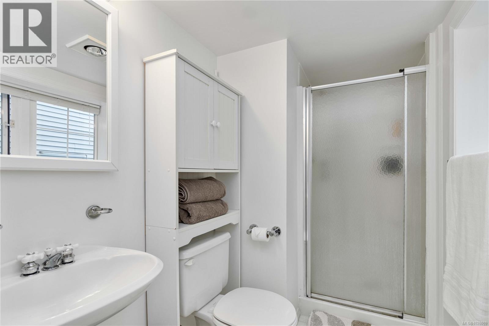  1571 Monterey Avenue, Oak Bay