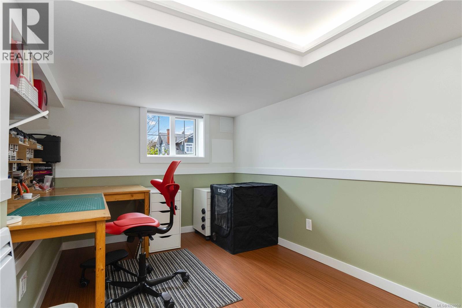  1571 Monterey Avenue, Oak Bay