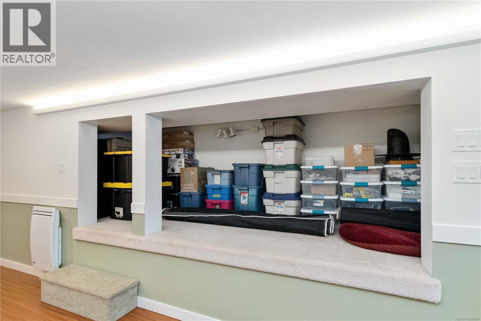  1571 Monterey Avenue, Oak Bay