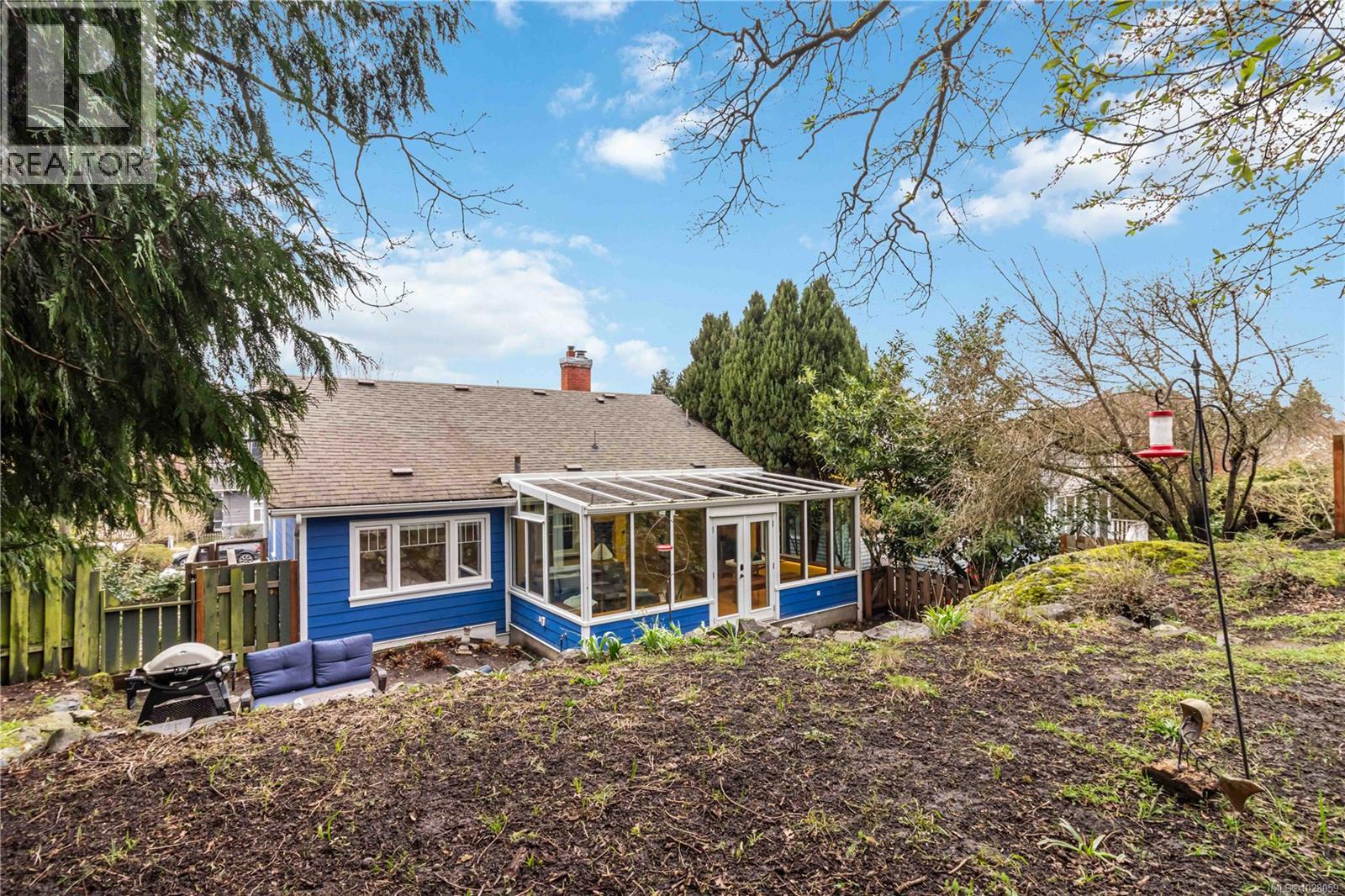  1571 Monterey Avenue, Oak Bay