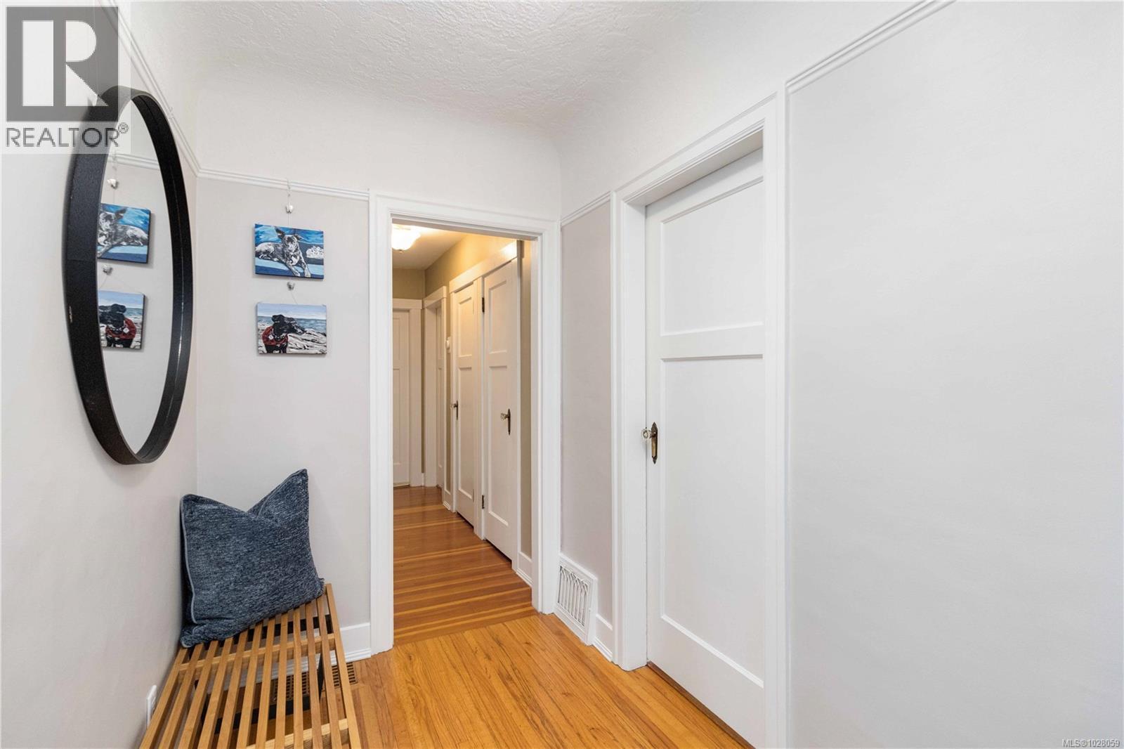  1571 Monterey Avenue, Oak Bay