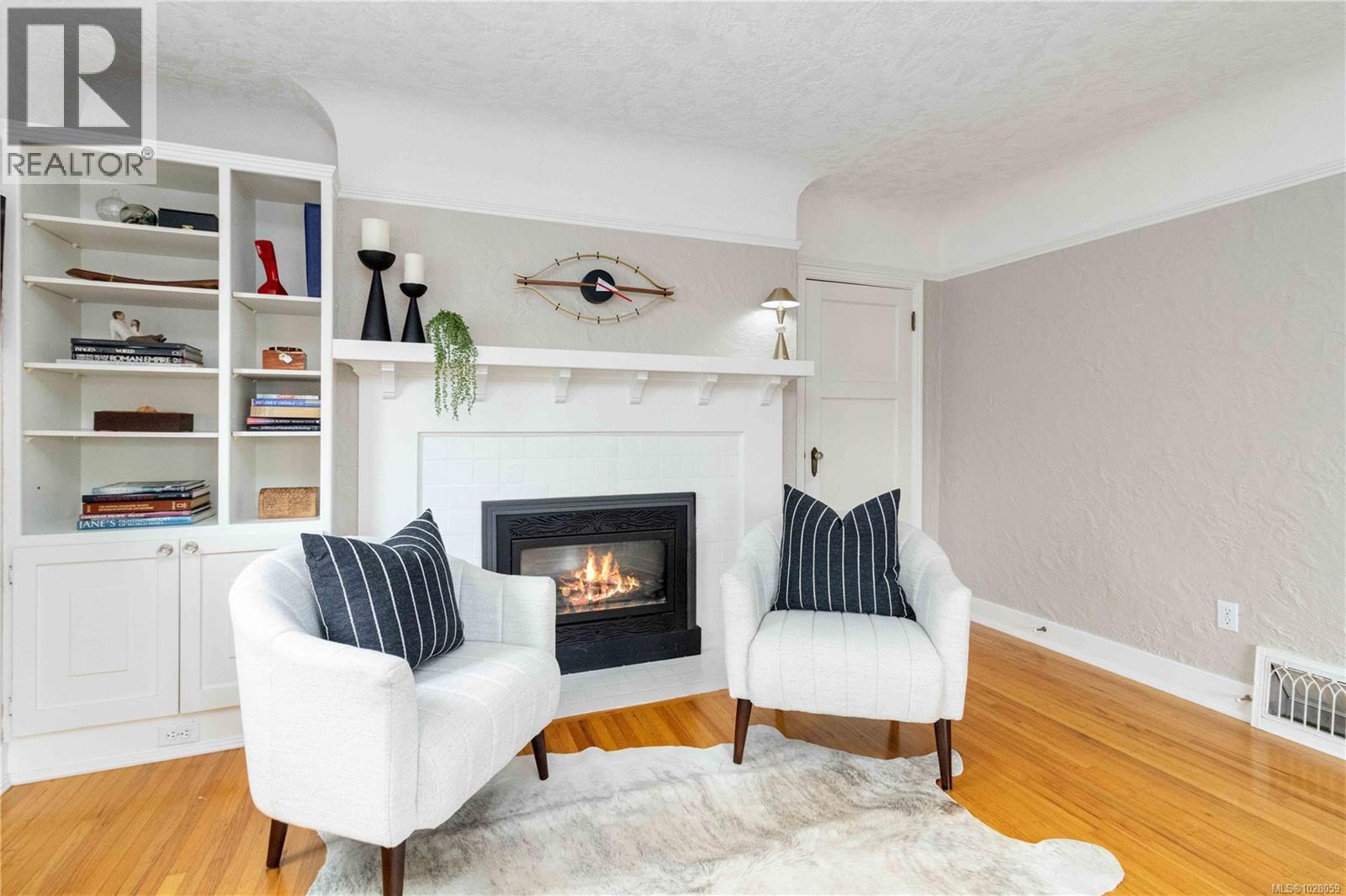  1571 Monterey Avenue, Oak Bay