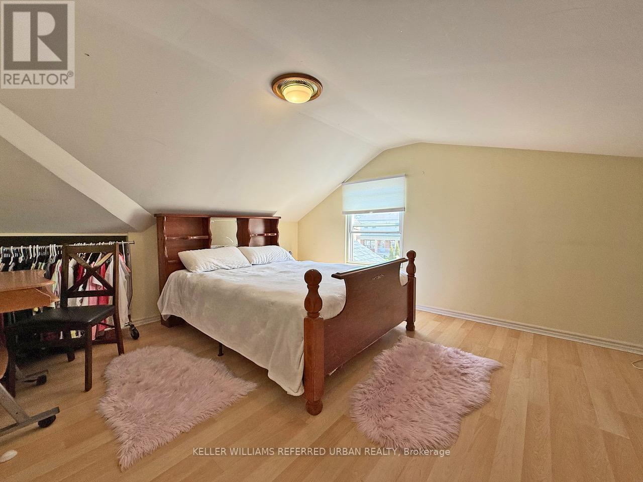 6 ELMHURST DRIVE - 21